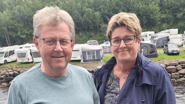 Radarparet Svein Ivar og Siri Christine Trondahl fra Fevik: Klare for sitt femtiende sommerstevne i Sarons Dal Radarparet Svein Ivar og Siri Christine Trondahl fra Fevik: Klare for sitt femtiende sommerstevne i Sarons Dal