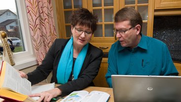 Troens Bevis ansatte har oversatt Bibelen Troens Bevis ansatte har oversatt Bibelen