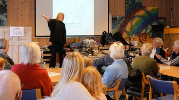 Olivia holdt basar for Ingen Utelatt Olivia holdt basar for Ingen Utelatt