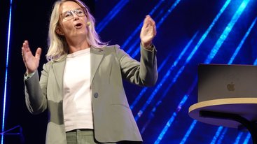 Siri Iversen: GUD ER GUD FOR ALLE FASER I LIVET Siri Iversen: GUD ER GUD FOR ALLE FASER I LIVET